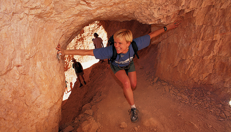 Wzbq-zion-bryce-walking-12